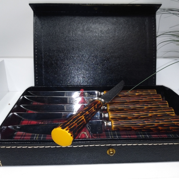 Vintage Sheffield England Crown Crest Steak Knives - Picture 6 of 6